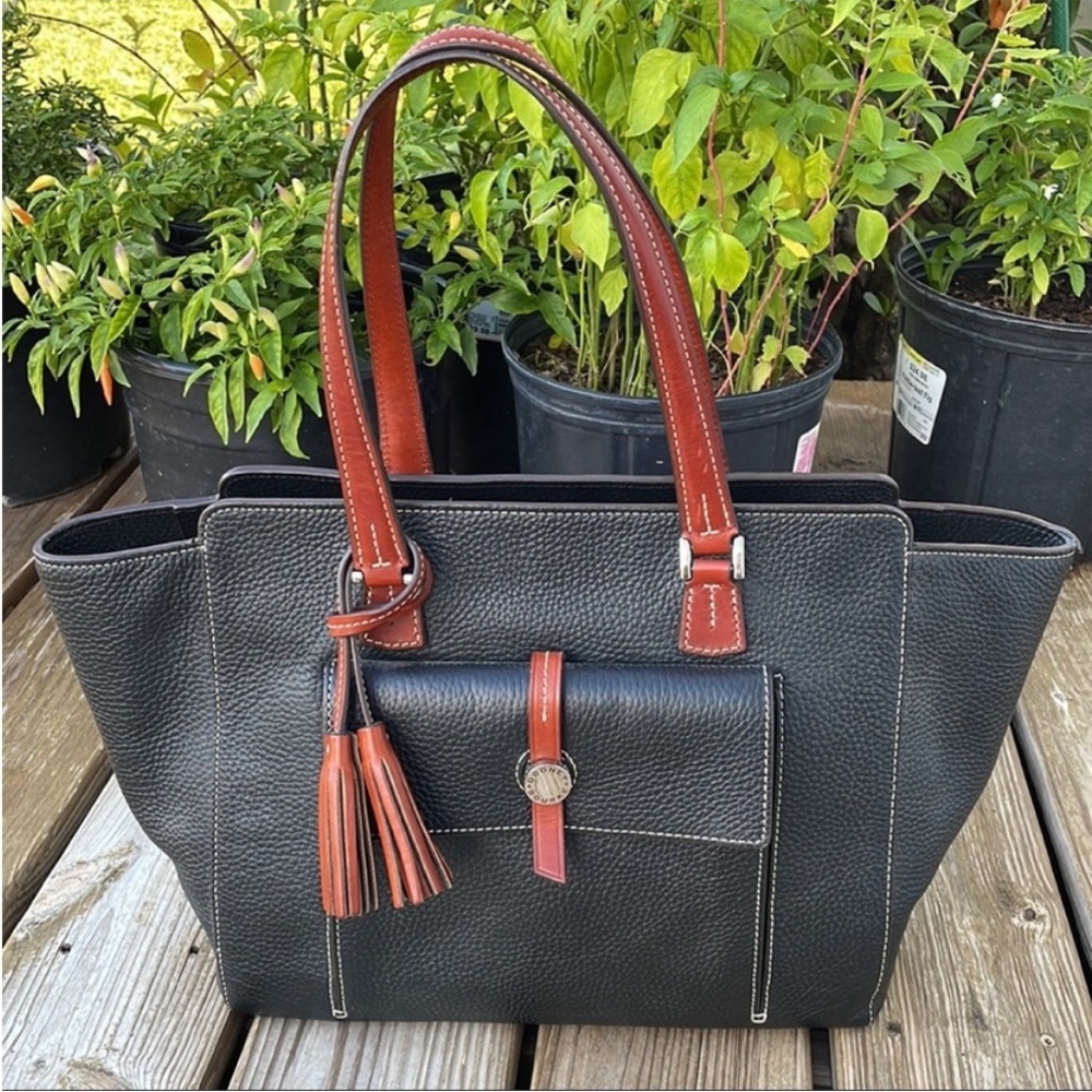 Authentic Dooney & Bourke tote bag